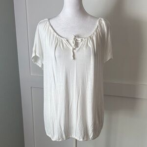Old Navy White Women's Blouse size large in off white, great condition
